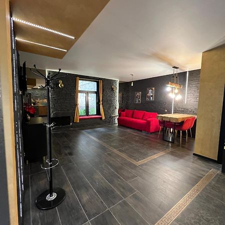 Darkhouse Versace Karmin Лодзь Екстер'єр фото
